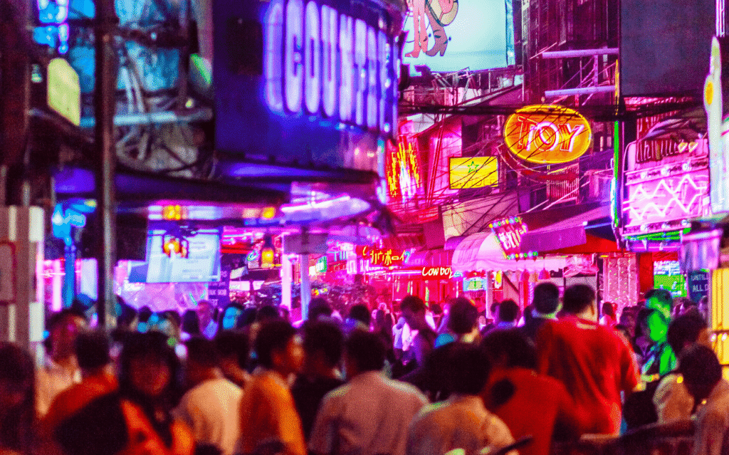 Bangkok Nightlife Guide 2025 – Best Clubs, Bars & Night Markets