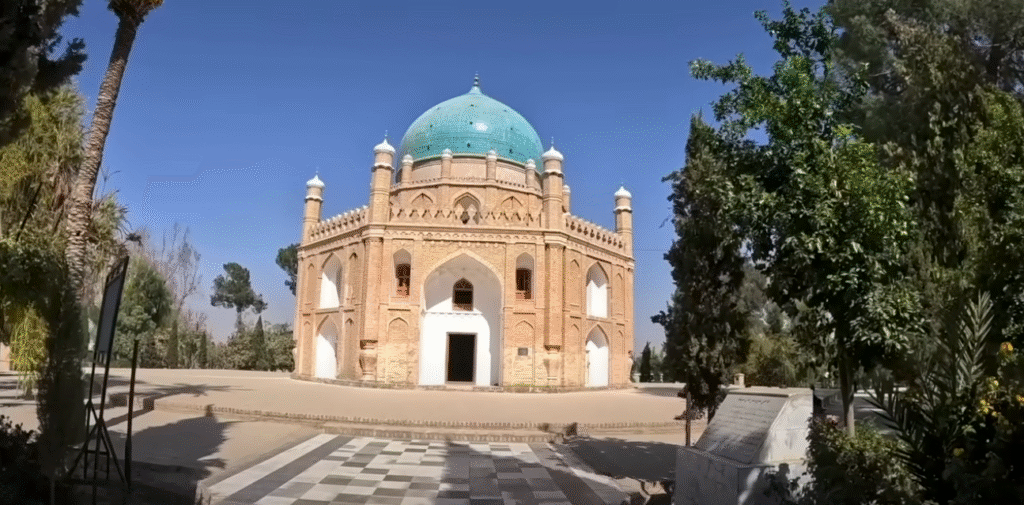 Afghanistan Licenses Over 500 Tourism Companies in One Year